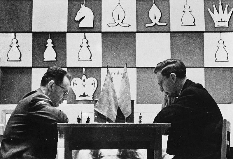 Mikhail Botvinnik y Vassily Smyslov
;Match Moscú 1957