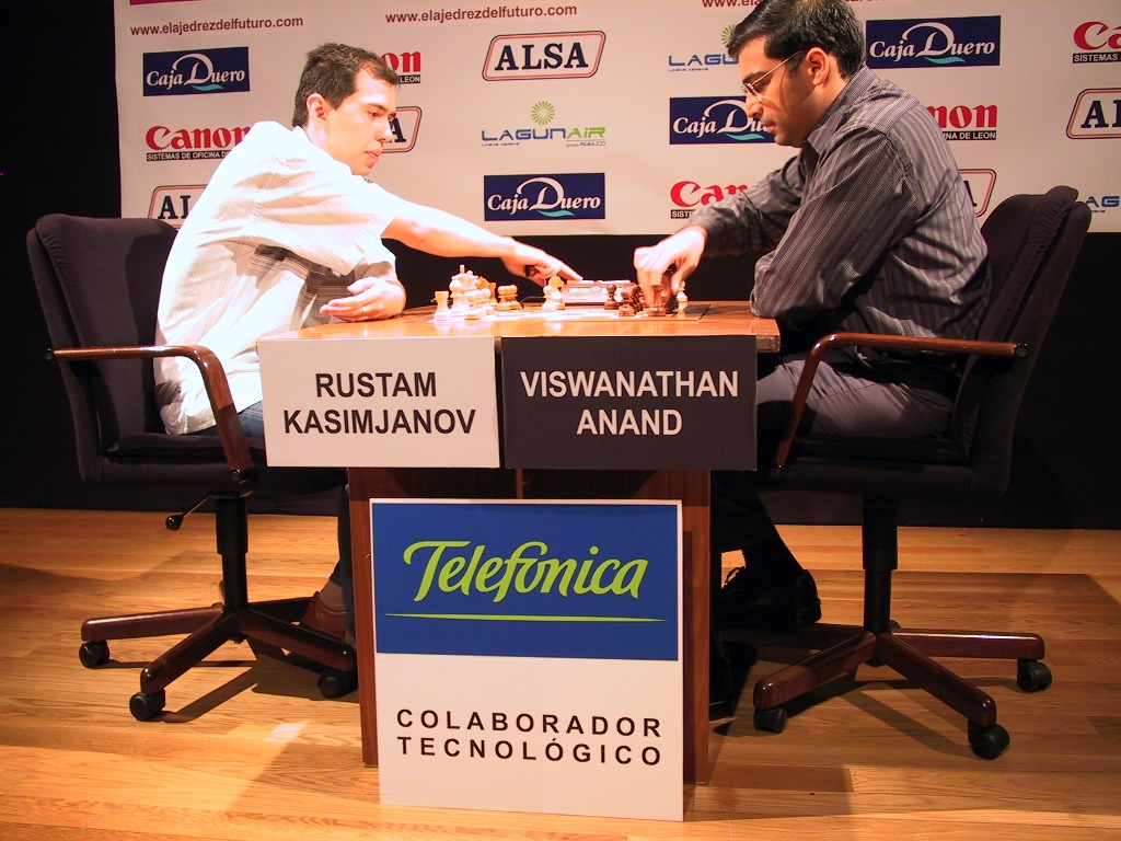 Nota 653 en ABC Color de Paraguay
Final León 2005 Kasimdzhanov y Anand