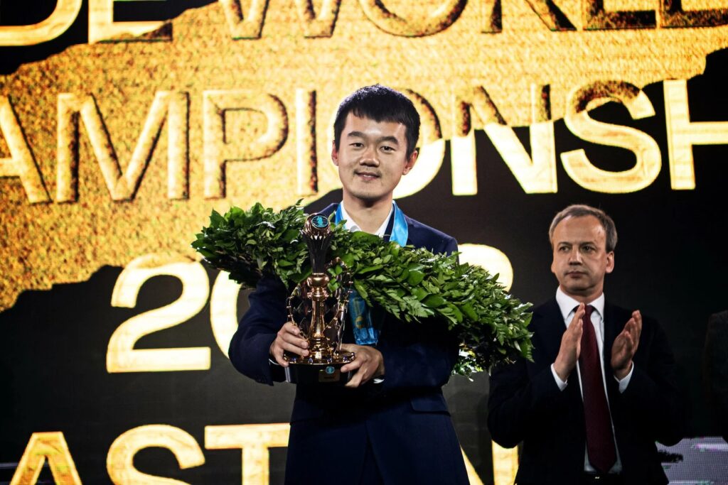 Ding Liren Campeón del Mundo 2023 Foto Stev Bonhage FIDE