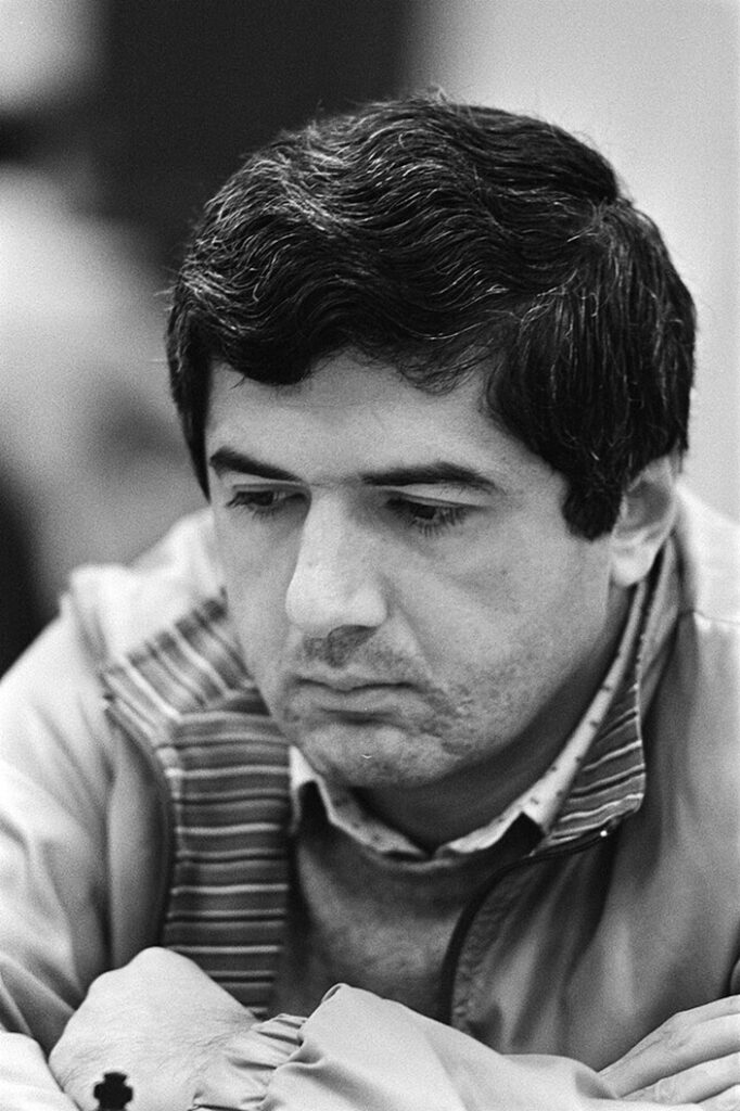 Rafael Vaganian en 1983
Foto Rob Bogaerts  Anefo