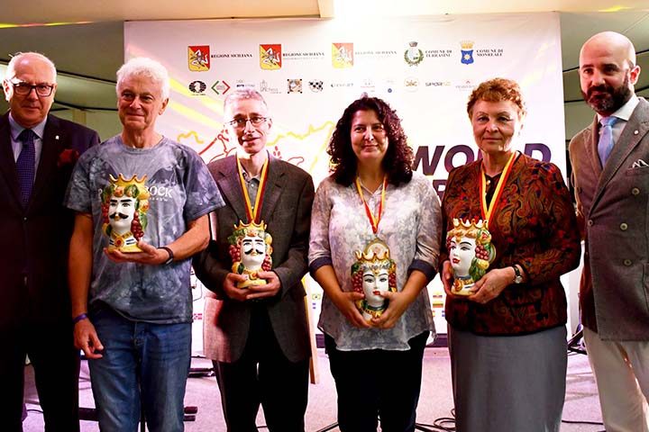 John Nunn, Michael Adams, Mónica Calzetta y Galina Strutinskaia, vencedores del Mundial de Veteranos 2023
Foto Patricia Claros