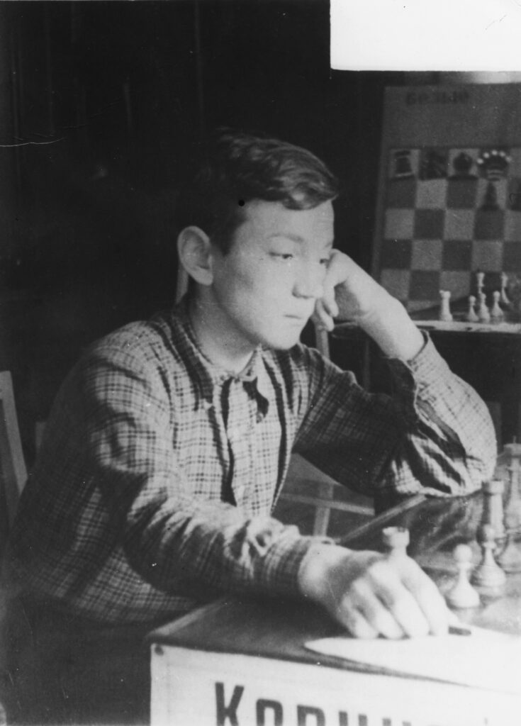 Korchnoi en 1947
Foto via Korchnoi Vol 1, del archivo de M. Volkovysky