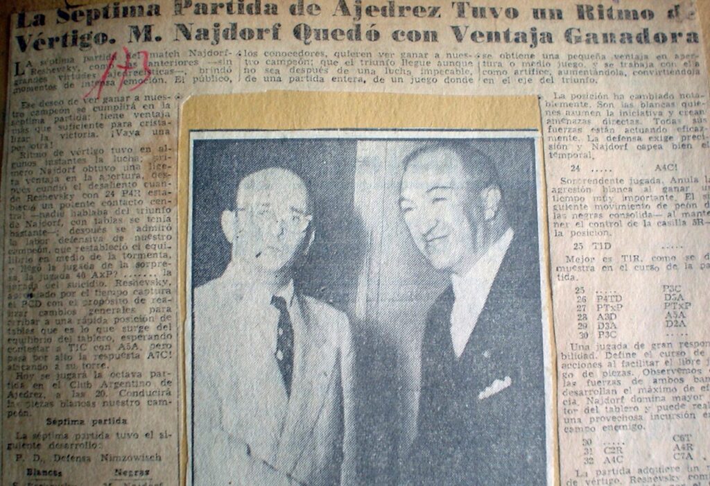 Nota 695 en ABC Color
Match Najdorf vs Reshevsky Buenos Aires, 14 de junio de 1953
Foto Juan Sebastián Morgado